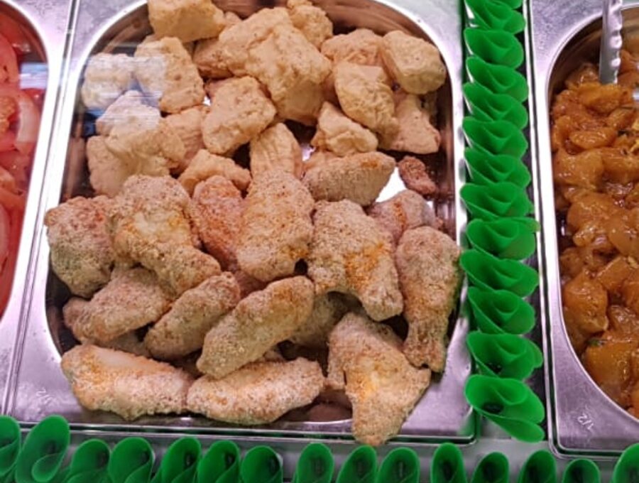 Hotwings bij Al Madina Almere