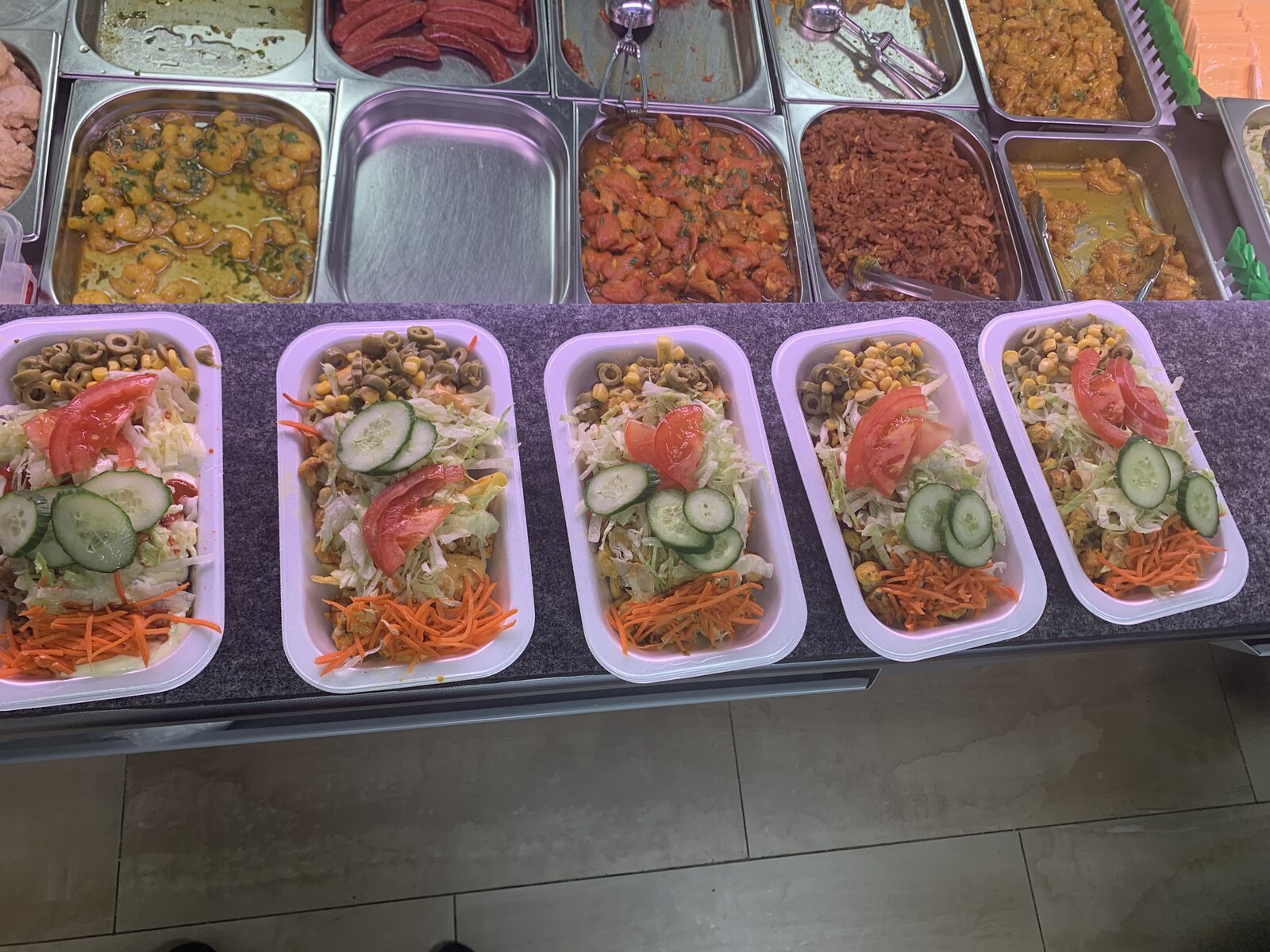 Kapsalon van Al Madina, vers van de grill