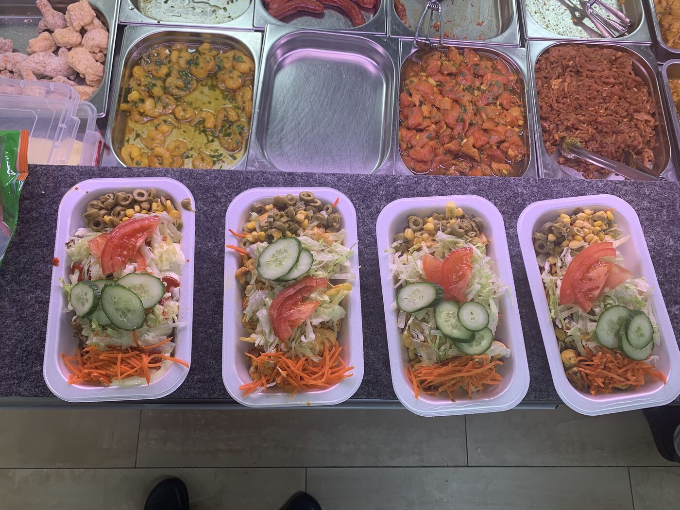 Royale kapsalon met malse shoarma, kaas en verse salade